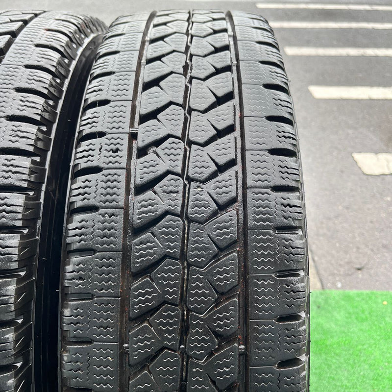 205/70R16 BRIDGESTONE, W979 中古スタッドレス　激安美品　　6本セット：24000円