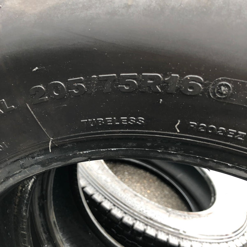 205/75R16 BRIDGESTONE 113/111L, R202, 中古　激安美品　2本セット：9000円