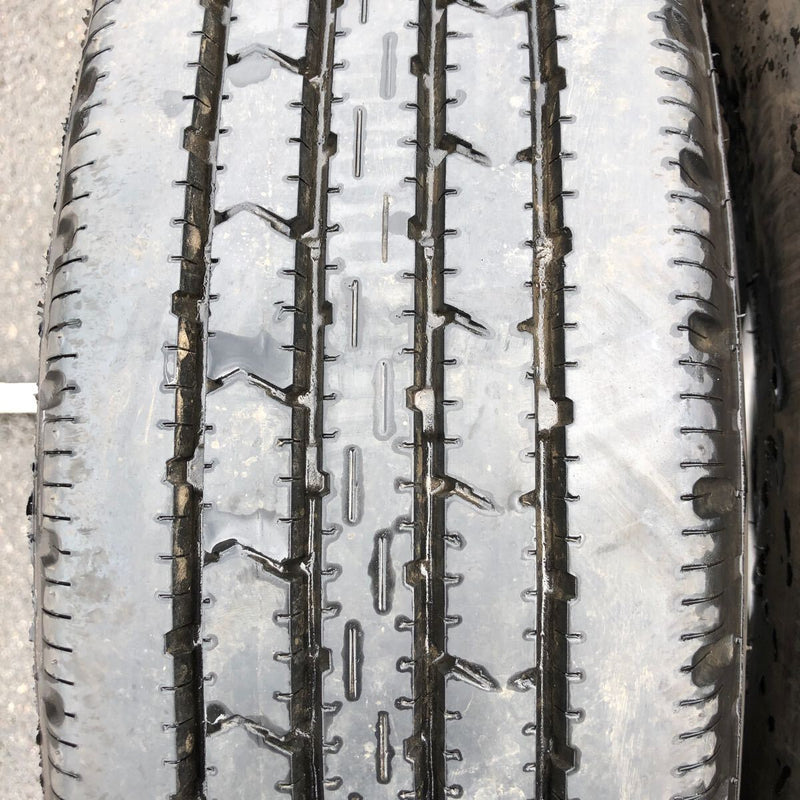 205/75R16 BRIDGESTONE 113/111L, R202, 中古　激安美品　2本セット：9000円