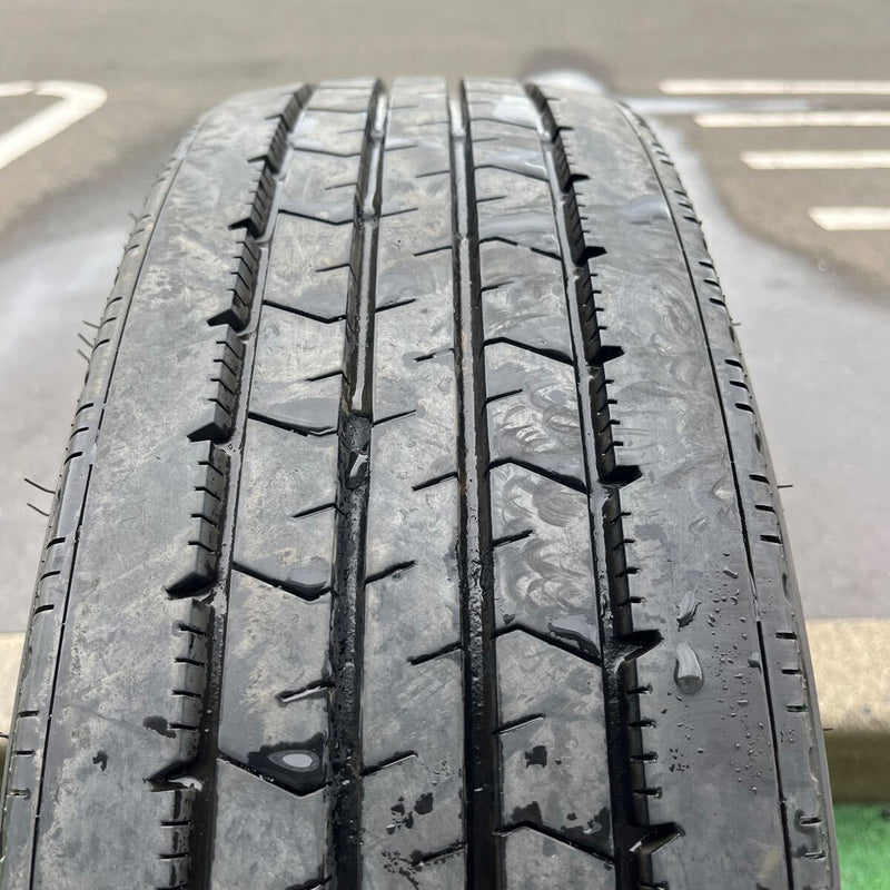 215/70R17.5 GOOD YEAR, G223 中古タテ溝 　激安美品　　1本セット：6000円