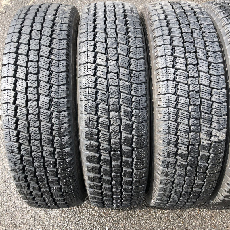 195/70R17.5 TOYO 112/110L, M934, 中古　激安美品　4本＋1本セット：27500円