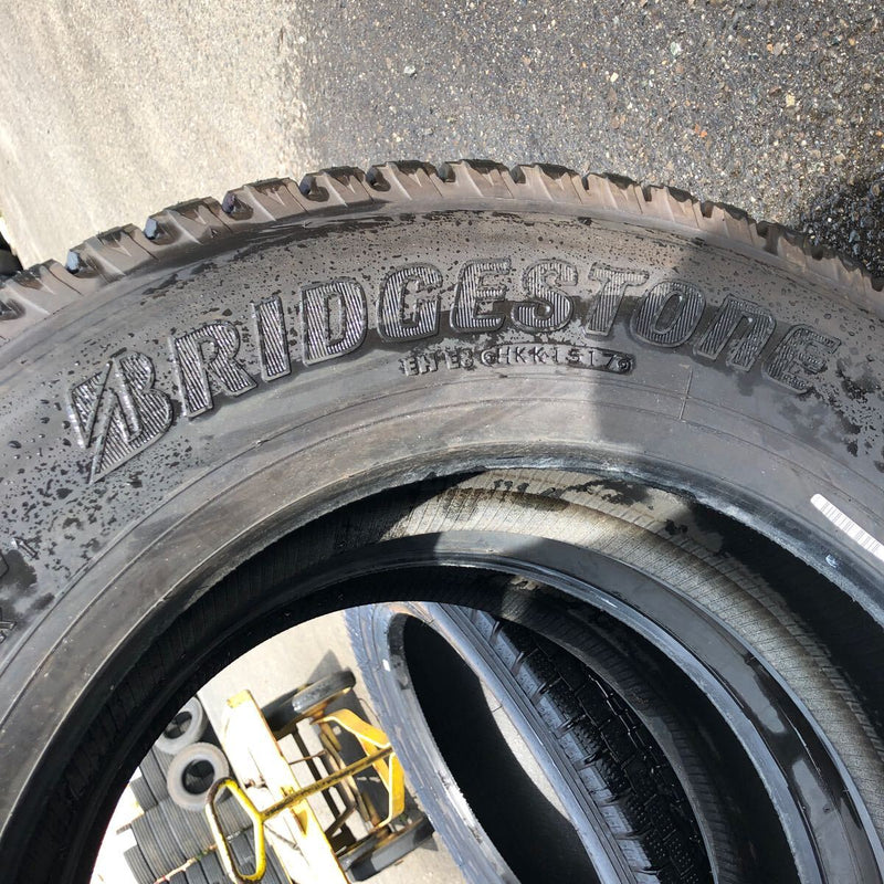 205/70R17.5 BRIDGESTONE 115/113L, W979, 中古　2017年 激安美品　2本セット：10000円