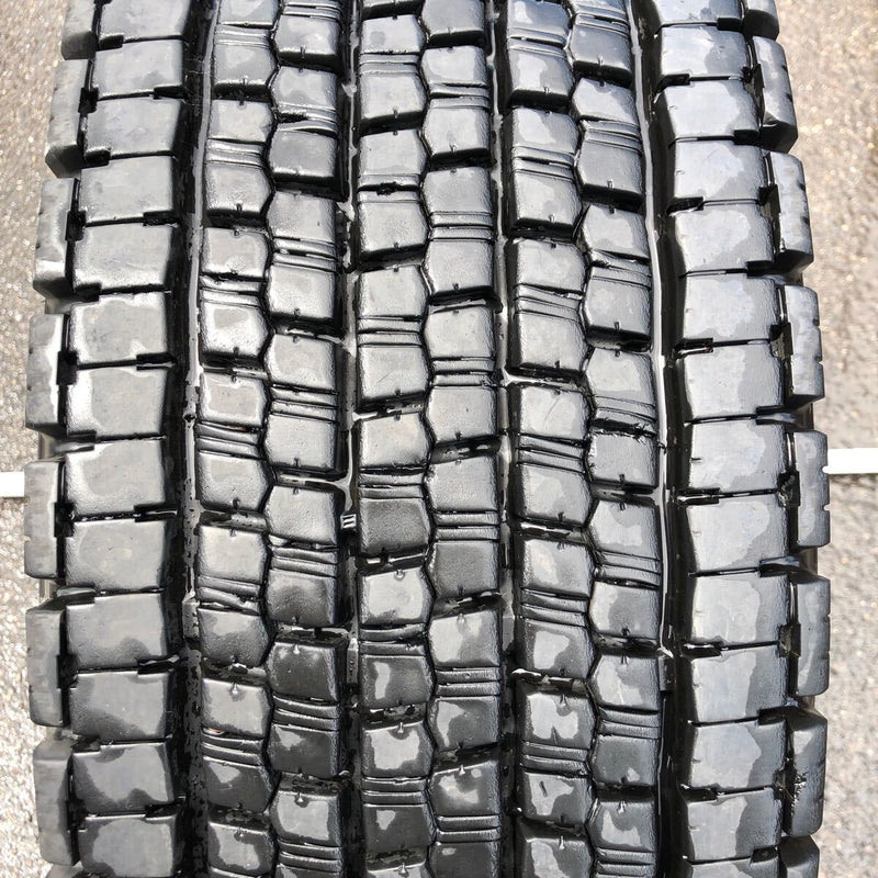 245/70R19.5 BRIDGESTONE 136/134J, W999, 2022年製　激安美品1本:11500円