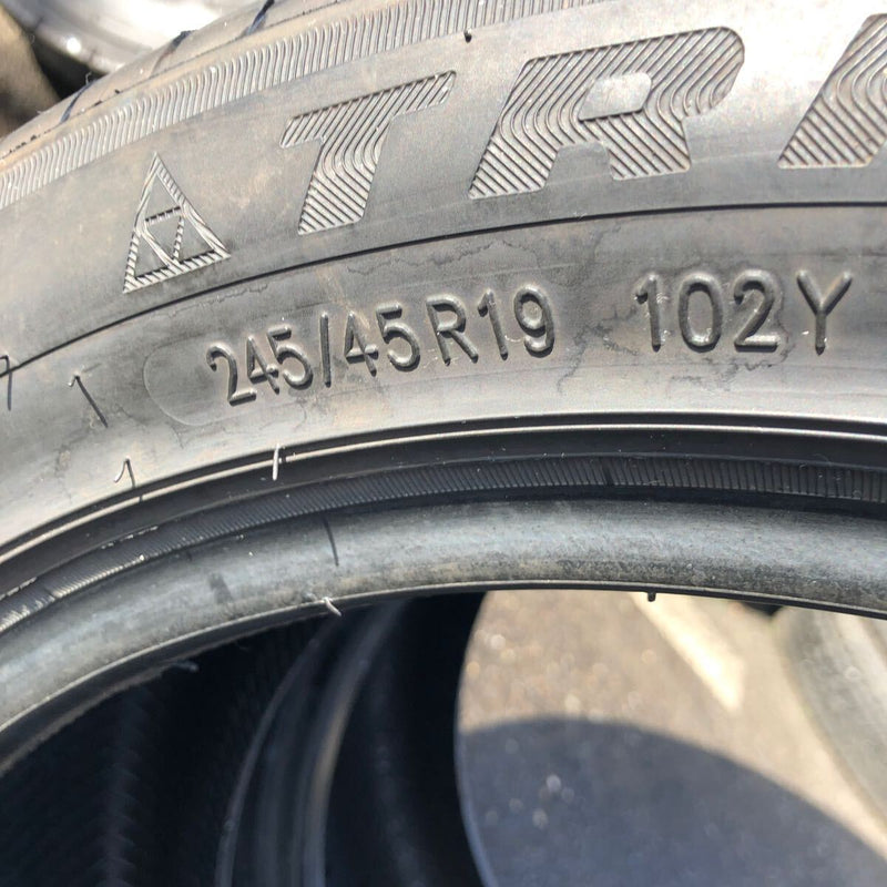 245/45R19 TRIANGLE 2022年製　激安美品 2本セット:10000円