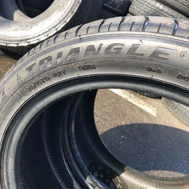 245/45R19 TRIANGLE 2022年製　激安美品 2本セット:10000円