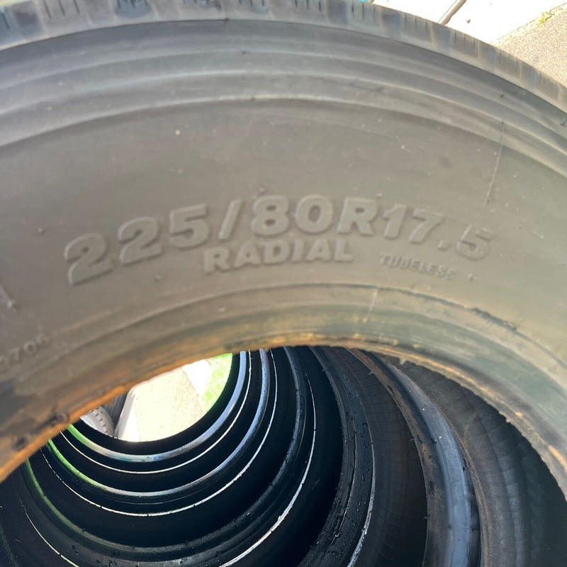 225/80R17.5　BRIDGESTONE, R225 中古　バリ山　　激安美品　6本セット：42000円