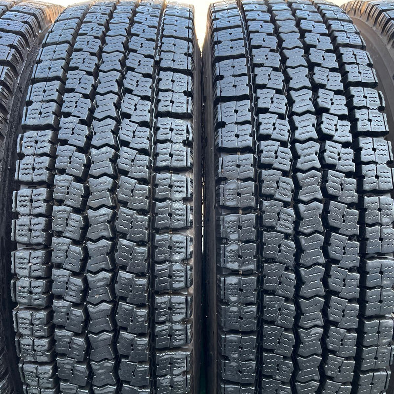 225/90R17.5 TOYO, M919 　中古　バリ山　 激安美品　6本セット：50000円