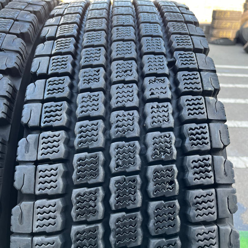 275/80R22.5 BRIDGESTONE, W910 中古スタッドレス　激安美品　　6本セット：105000円