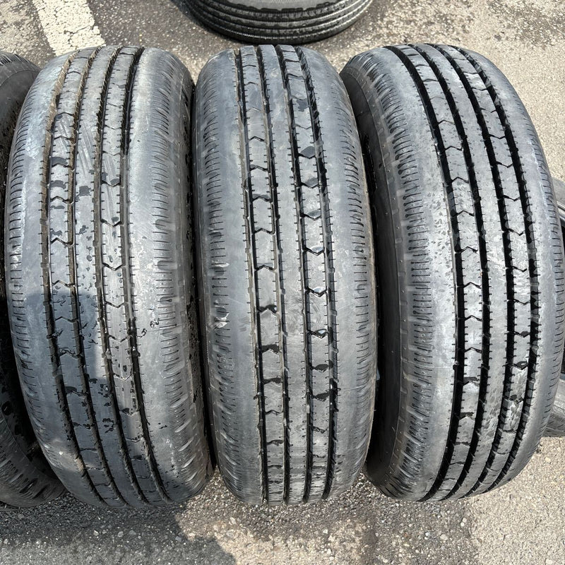 225/70R16 BRIDGESTONE 117/115L, R202, 中古　激安美品　4本＋1セット：25000円