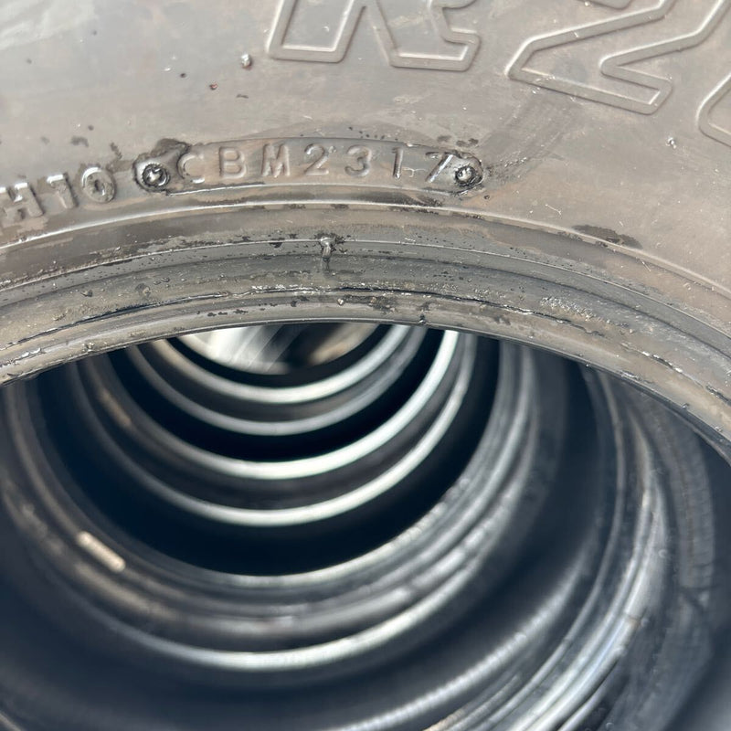 225/70R16 BRIDGESTONE 117/115L, R202, 中古　激安美品　4本＋1セット：25000円