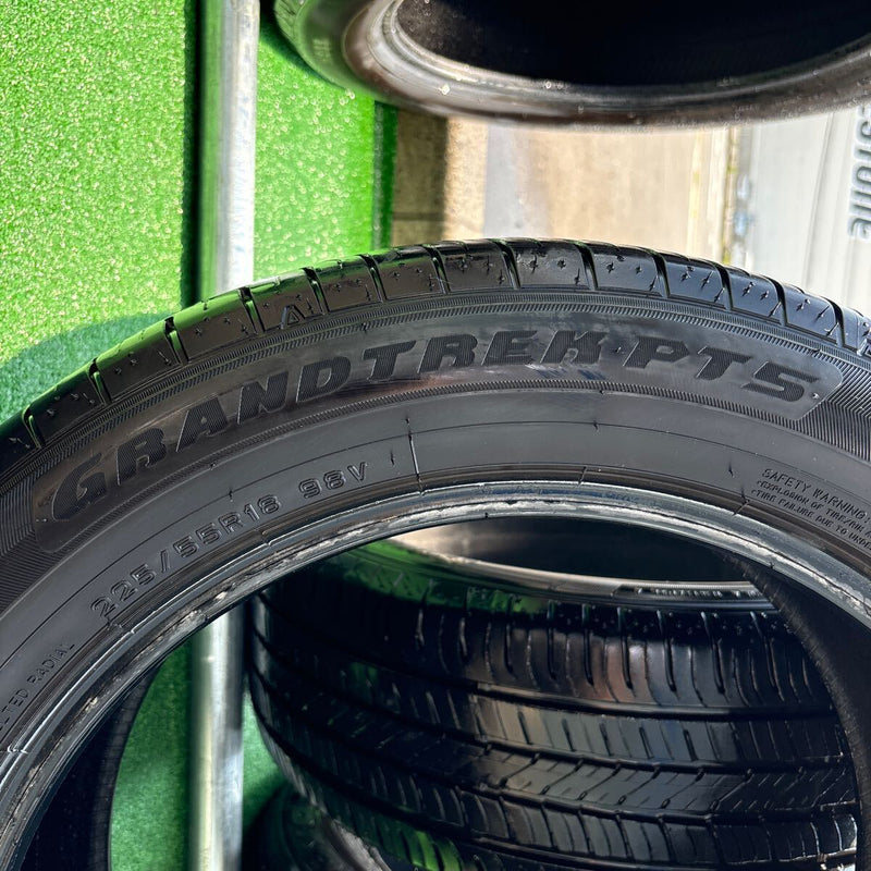 225/55R18 中古夏タイヤ　2023年製 DUNLOP GRANDTREK PT5 2本セット：11000円