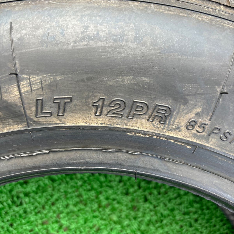 205/65R15 YOKOHAMA 107/105L, LY151R, 12PR, 2017年　バリ溝　イボ付き　　激安美品　　1本：6000円