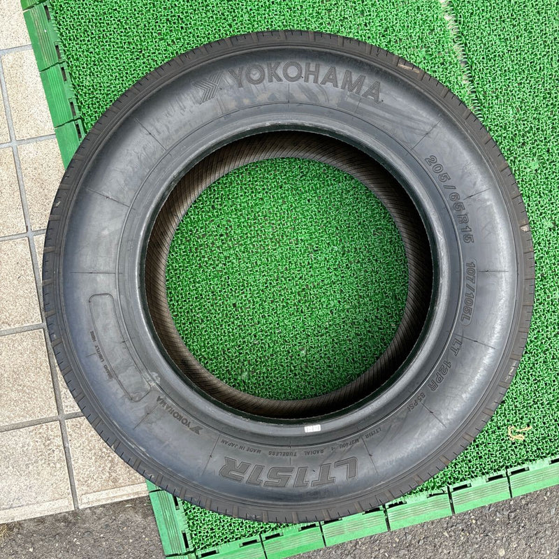 205/65R15 YOKOHAMA 107/105L, LY151R, 12PR, 2017年　バリ溝　イボ付き　　激安美品　　1本：6000円