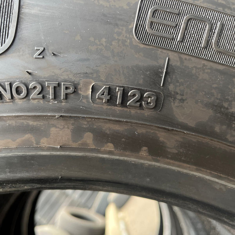 275/80R22.5 BRIDGESTONE, W999 中古スタッドレス　激安美品　　4本セット：57000円