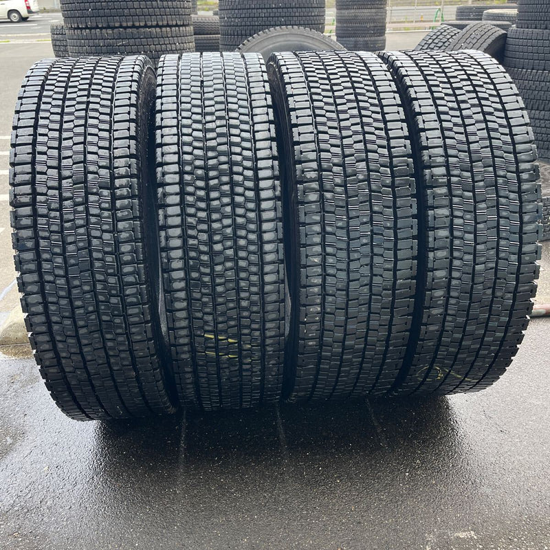 275/80R22.5 BRIDGESTONE, W999 中古スタッドレス　激安美品　　4本セット：57000円