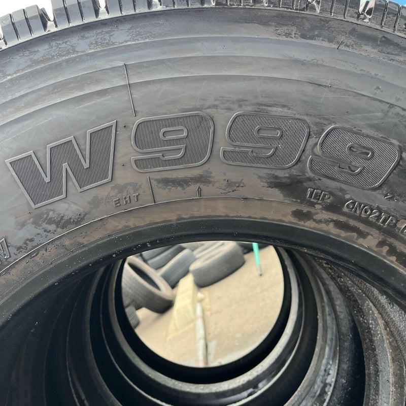 275/80R22.5 BRIDGESTONE, W999 中古スタッドレス　激安美品　　4本セット：57000円