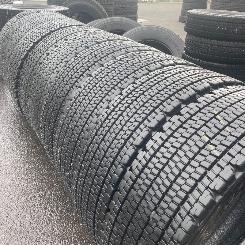 275/80R22.5 中古地山　7分山　ブリヂストン　激安美品　10本セット：148000円