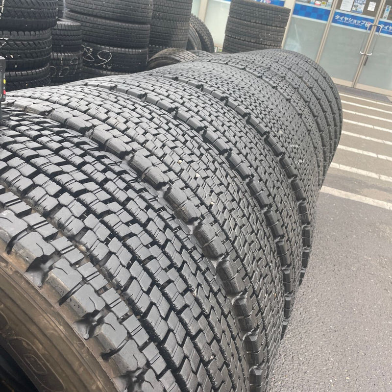 275/80R22.5 中古地山　7分山　ブリヂストン　激安美品　10本セット：148000円