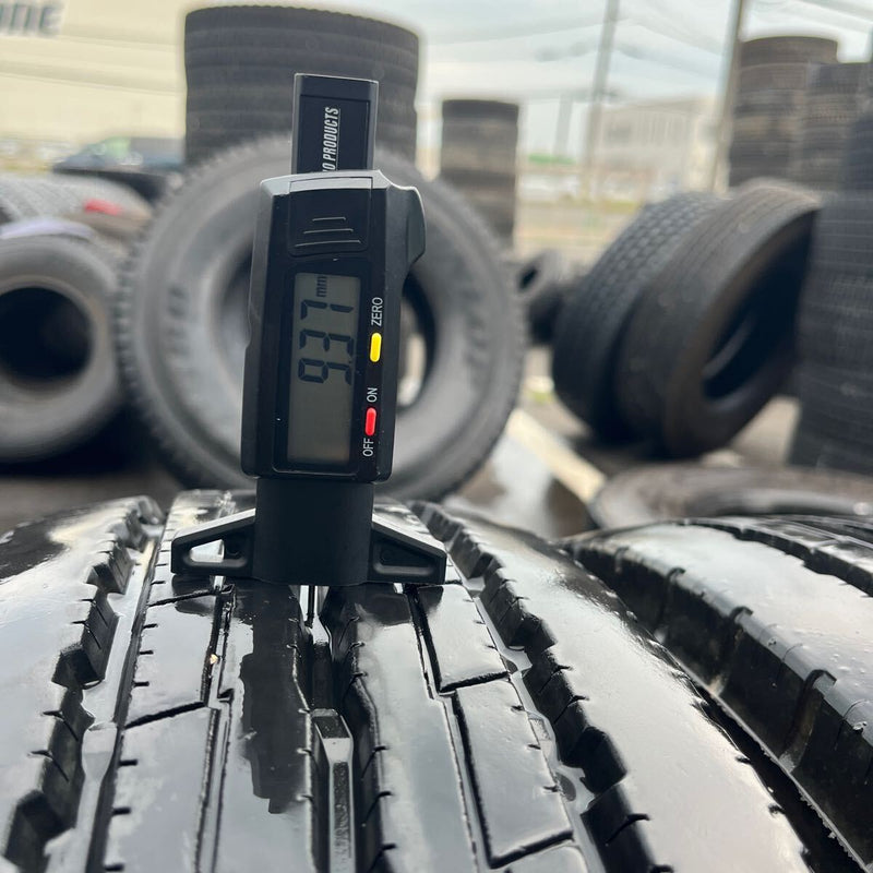 205/85R16 YOKOHAMA, LT151R 　バリ溝　　激安美品　　6本セット：33000円