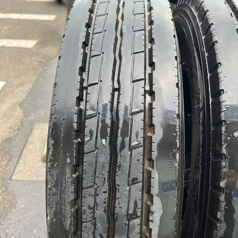 205/85R16 YOKOHAMA, LT151R 　バリ溝　　激安美品　　6本セット：33000円