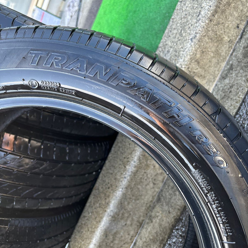 235/50R18 中古夏タイヤ　TOYO　2019年UP 4本セット：18000円