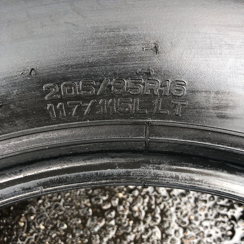 205/85R16 DUNLOP 117/115L, SP LT5, バリ溝　イボ付き　中古　激安美品　　4本セット:21000円