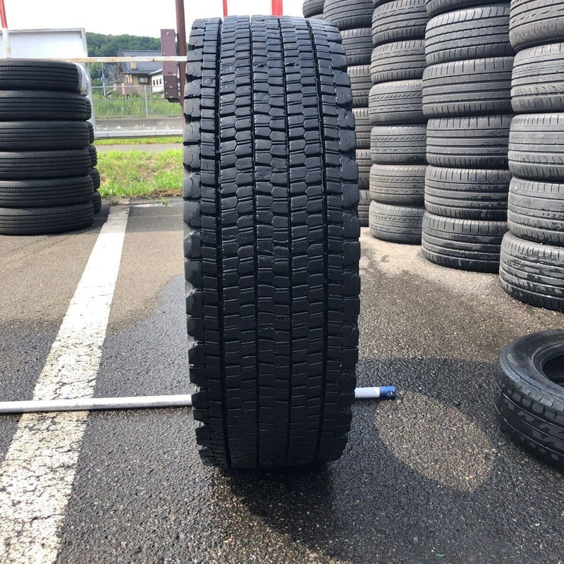 265/70R19.5 BRIDGESTONE 140/138J, W900, 2016年製　激安美品　1本：12000円