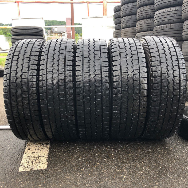 205/70R16 DUNLOP 111/109L, LT03, 中古　スタッドレス　激安美品　　4本＋1セット：20000円