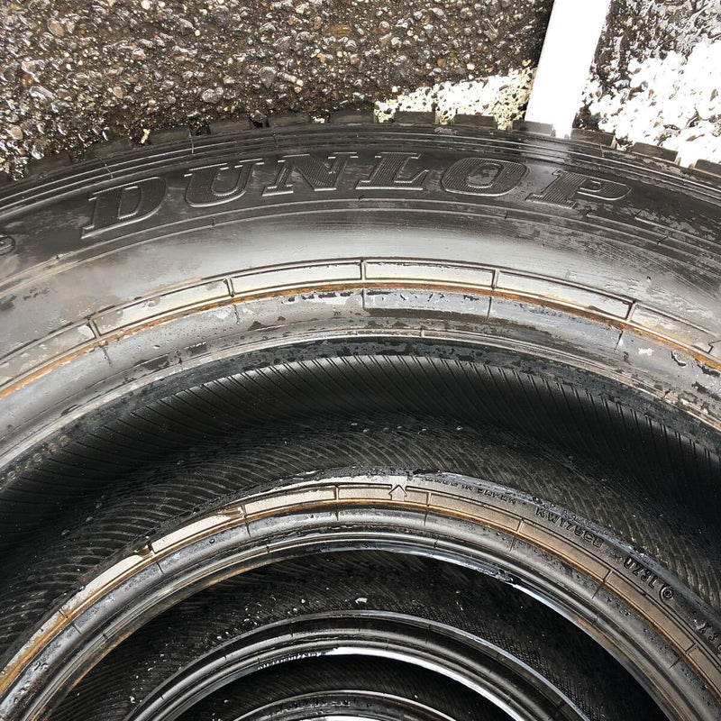 205/70R16 DUNLOP 111/109L, LT03, 中古　スタッドレス　激安美品　　4本＋1セット：20000円