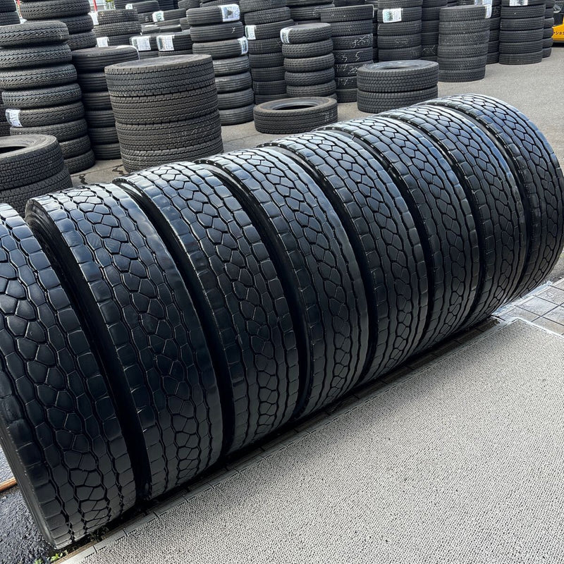 再生中古タイヤ 275/80R22.5 MIX 8本セット:80000円