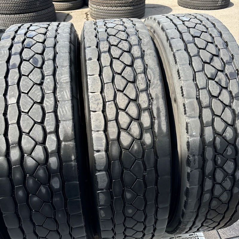 再生中古タイヤ 275/80R22.5 MIX 8本セット:80000円