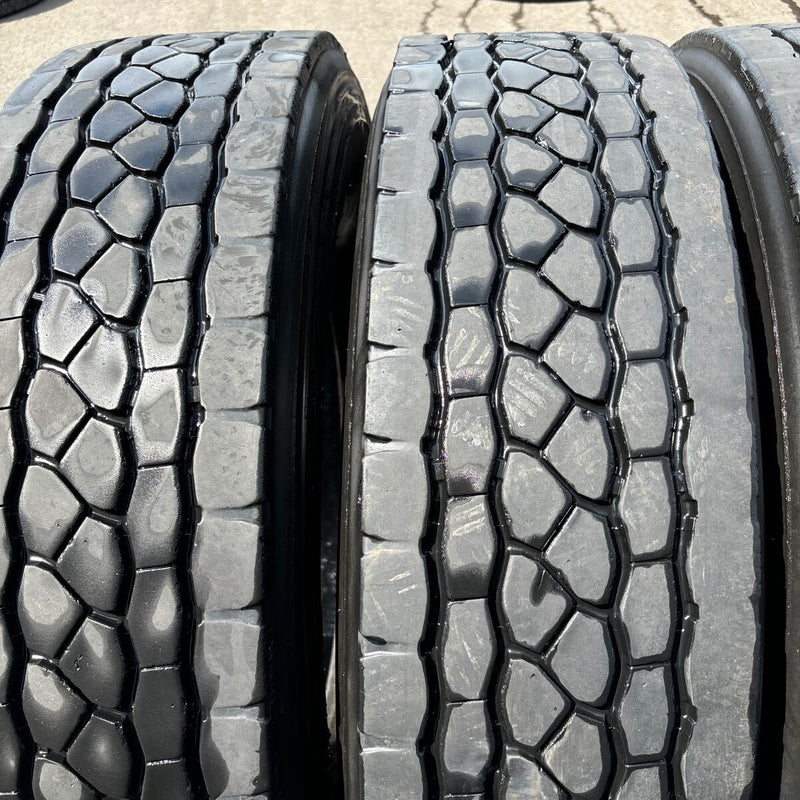 再生中古タイヤ 275/80R22.5 MIX 8本セット:80000円