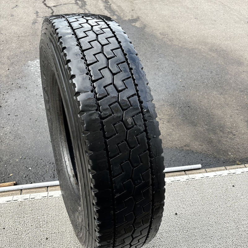 TOYO 11R22.5 M626 MIX中古タイヤ1本:17000円