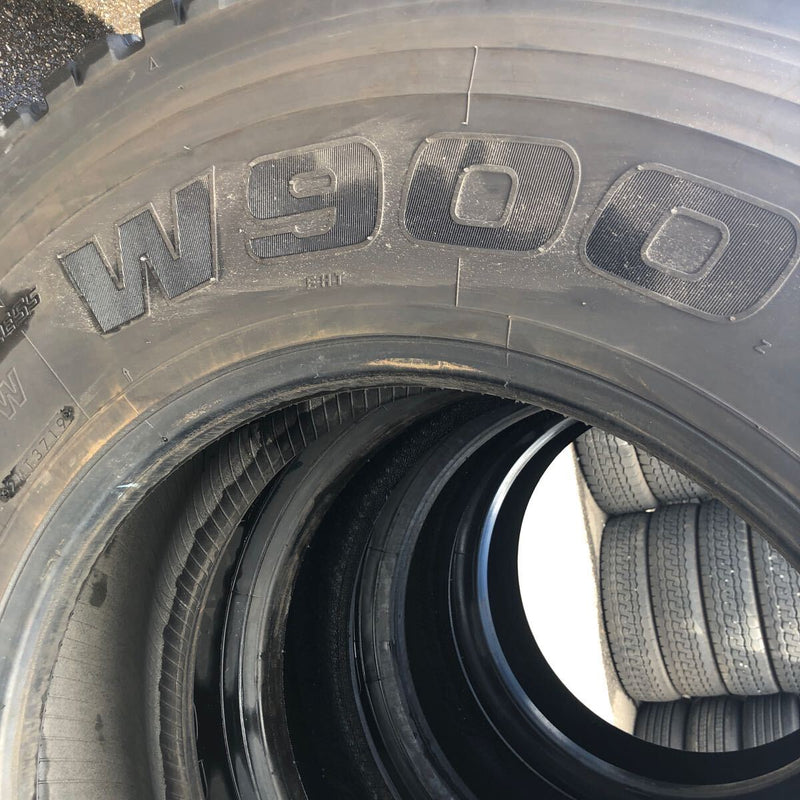 11R22.5 BRIDGESTONE W900, 中古　激安美品　　4本セット：59000円