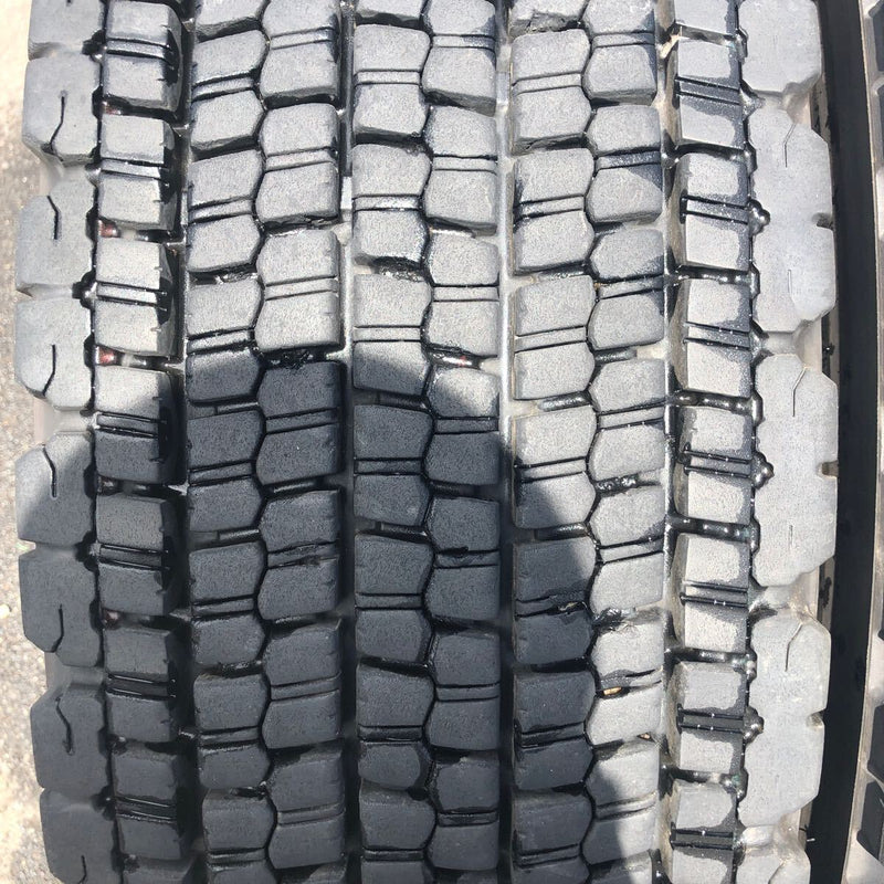 11R22.5 BRIDGESTONE W900, 中古　激安美品　　4本セット：59000円