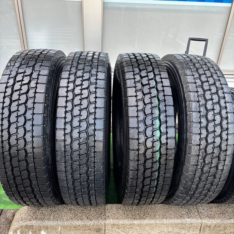 275/80R22.5 中古再生　ほぼ新品　激安美品　4本セット：80000円