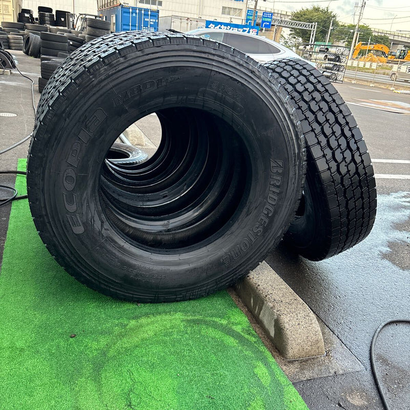 275/80R22.5 中古再生　ほぼ新品　激安美品　4本セット：80000円