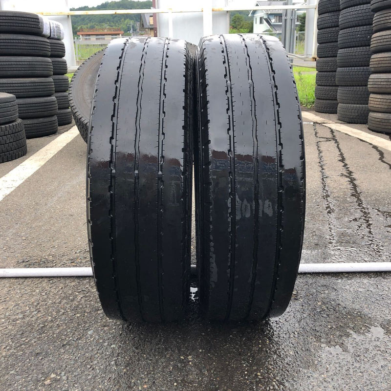 205/70R16　YOKOHAMA　111/109L, 12PR, LT151R, 2022年　激安美品　　2本セット：8000円