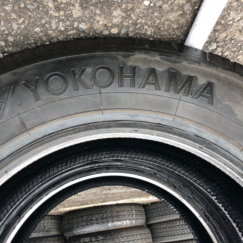 205/70R16　YOKOHAMA　111/109L, 12PR, LT151R, 2022年　激安美品　　2本セット：8000円