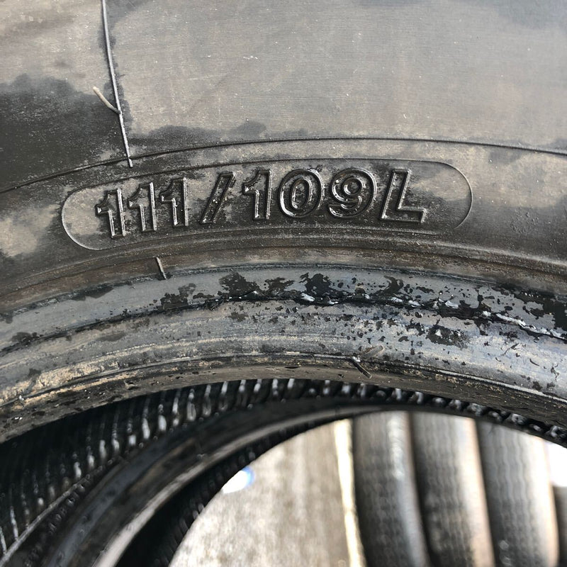 205/70R16　YOKOHAMA　111/109L, 12PR, LT151R, 2022年　激安美品　　2本セット：8000円