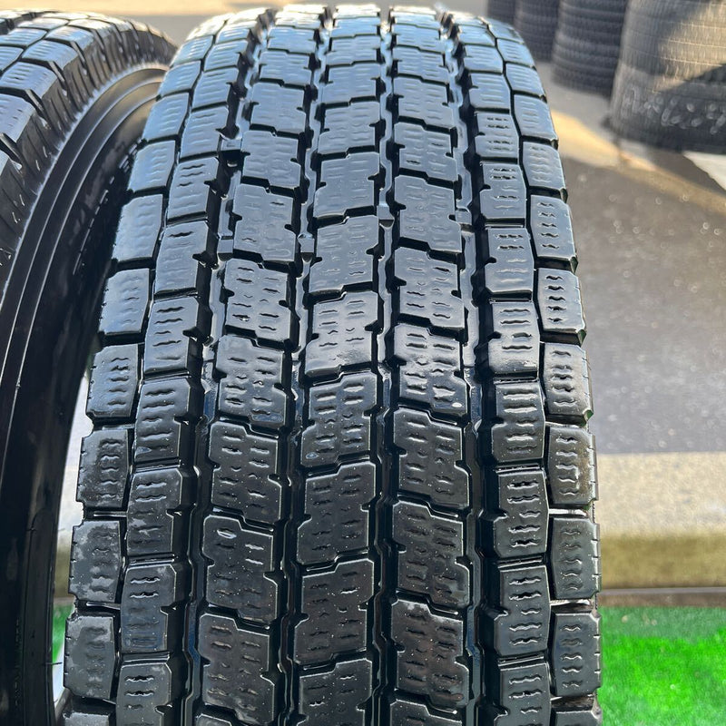 215/70R17.5 YOKOHAMA, IG91 中古スタッドレス　激安美品　　2本セット：9800円