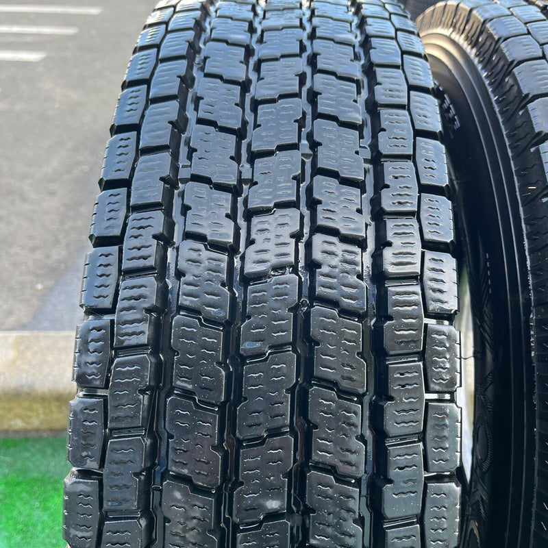 215/70R17.5 YOKOHAMA, IG91 中古スタッドレス　激安美品　　2本セット：9800円