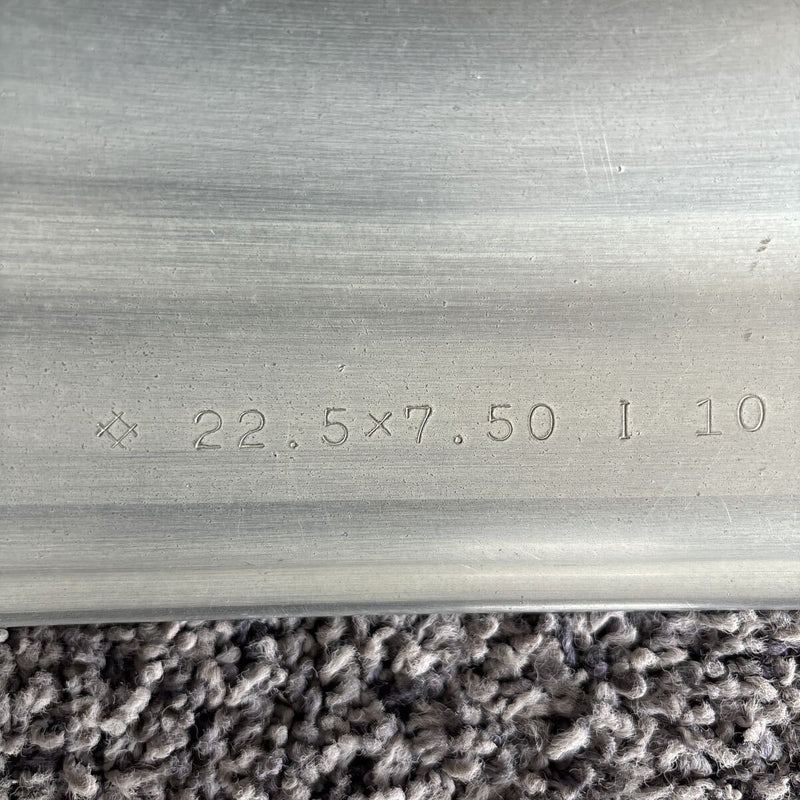 アルミホイール　22.5×7.50の10穴(11R22.5或いは、275/80R22.5などに使う)激安美品　2本セット：33500円