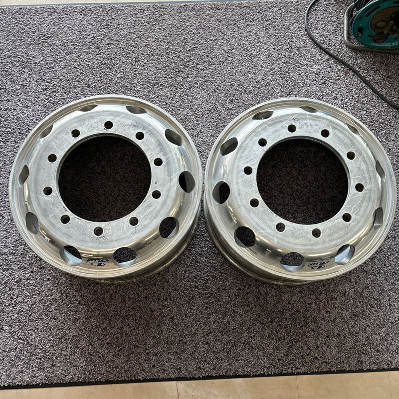 ALUX　アルミホイール　22.5×8.25の10穴(11R22.5或いは、295/80R22.5などに使う)激安美品　2本セット：34600円