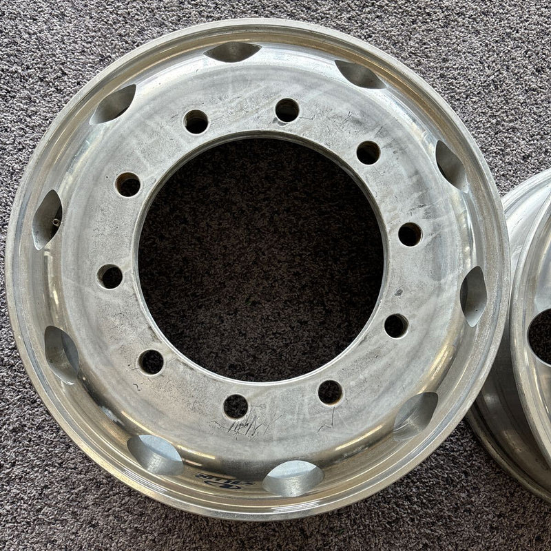 ALUX　アルミホイール　22.5×8.25の10穴(11R22.5或いは、295/80R22.5などに使う)激安美品　2本セット：34600円