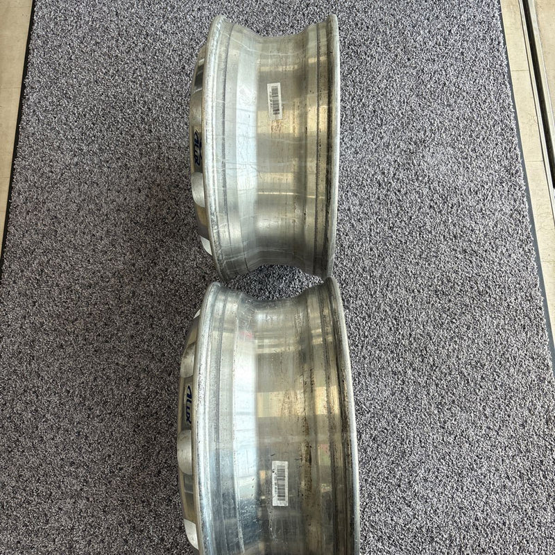 ALUX　アルミホイール　22.5×8.25の10穴(11R22.5或いは、295/80R22.5などに使う)激安美品　2本セット：34600円