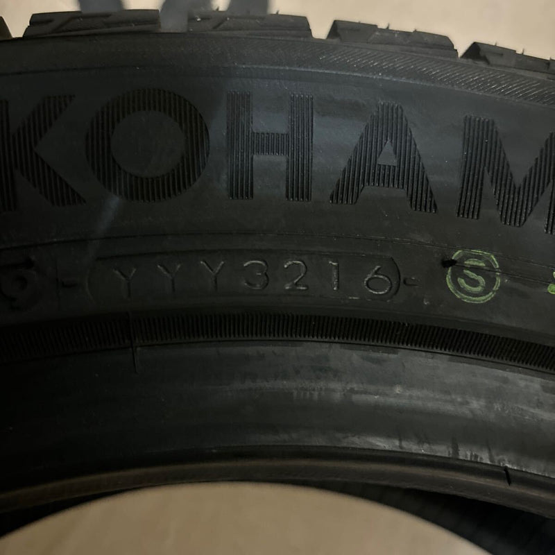 215/55R18 YOKOHAMA IG50PLUS 2016年製　スタッドレス　未使用　4本セット:40000円