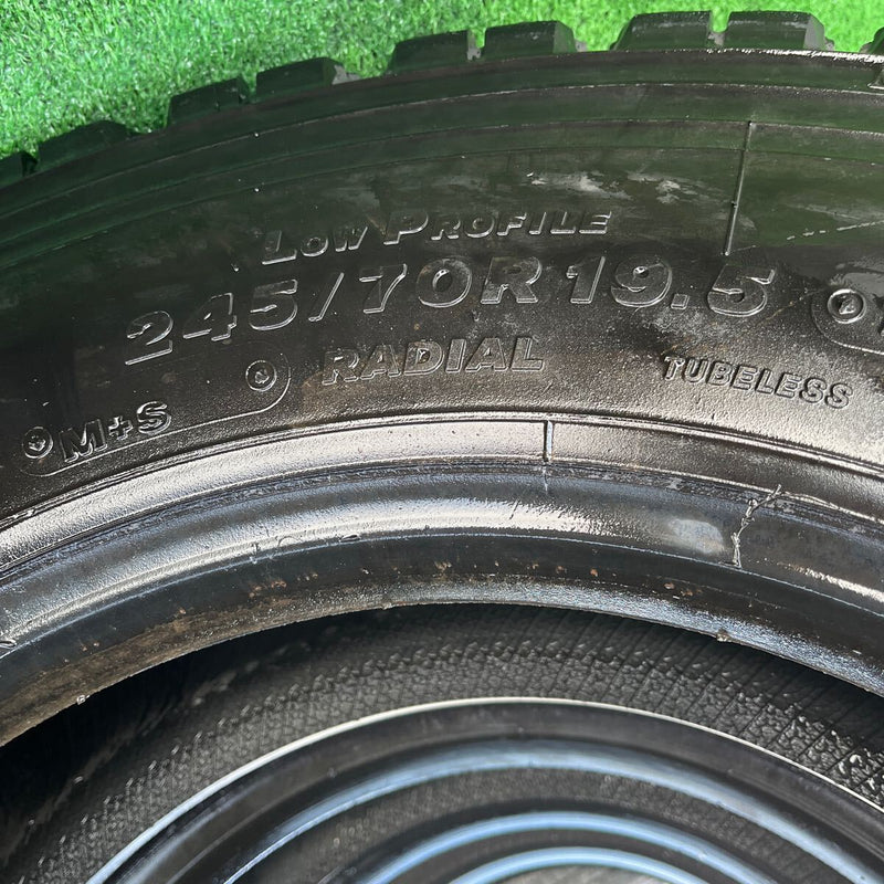 245/70R19.5 BRIDGESTONE 136/134J, W900, 中古　激安美品　4本セット:45000円