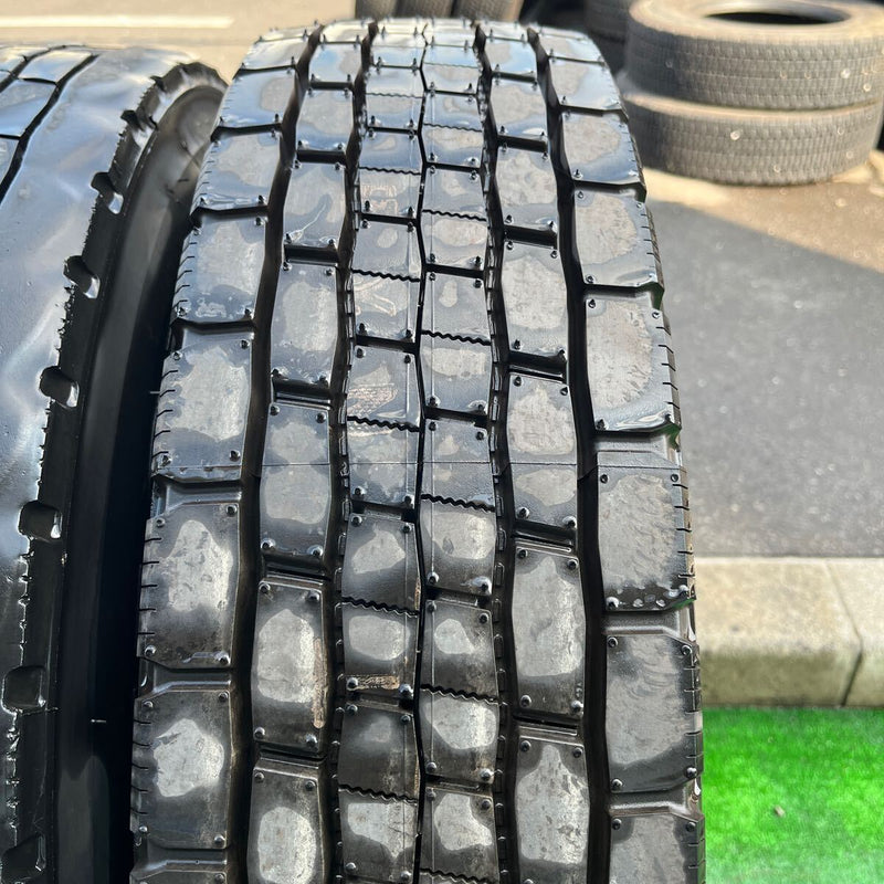 225/80R17.5 DUNLOP, SP680 中古ミックス　激安美品　　2本セット：19000円