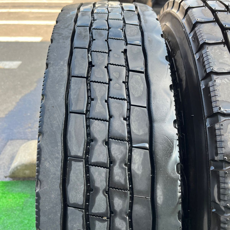 225/80R17.5 DUNLOP, SP680 中古ミックス　激安美品　　2本セット：19000円